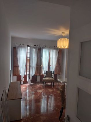 Foto 1 de Alquiler de piso en calle Radio Algeciras de 2 habitaciones con muebles y ascensor