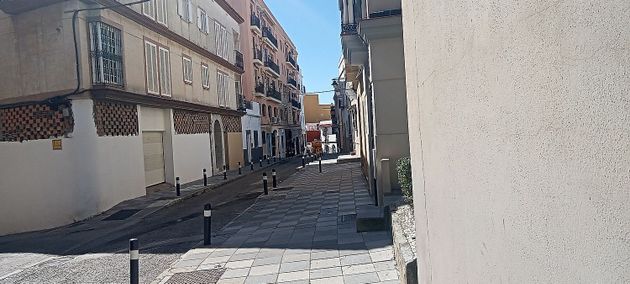 Foto 1 de Venta de piso en calle Sevilla de 4 habitaciones con balcón y aire acondicionado
