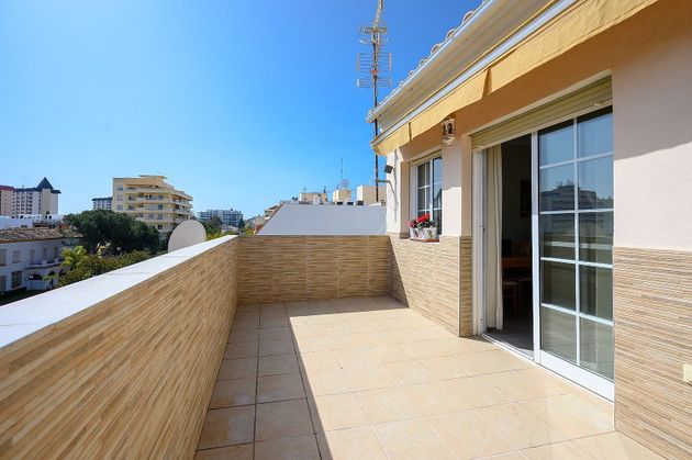 Foto 2 de Venta de ático en avenida Condes de San Isidro de 1 habitación con terraza y aire acondicionado