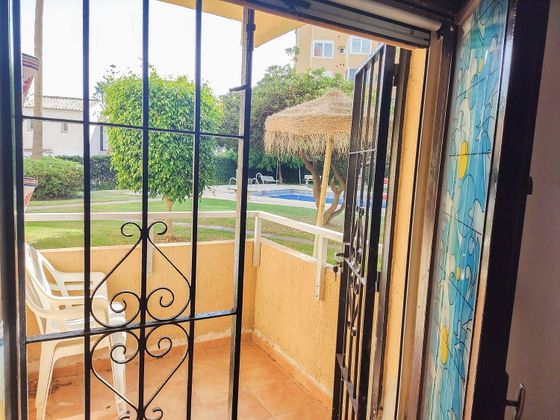 Foto 1 de Piso en venta en urbanización Alcantara de 2 habitaciones con terraza y piscina