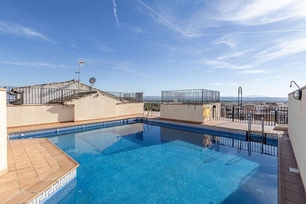 Foto 1 de Venta de piso en calle Jarales de 3 habitaciones con terraza y piscina