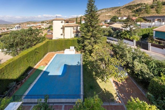 Foto 1 de Xalet en venda a Alfacar de 6 habitacions amb terrassa i piscina