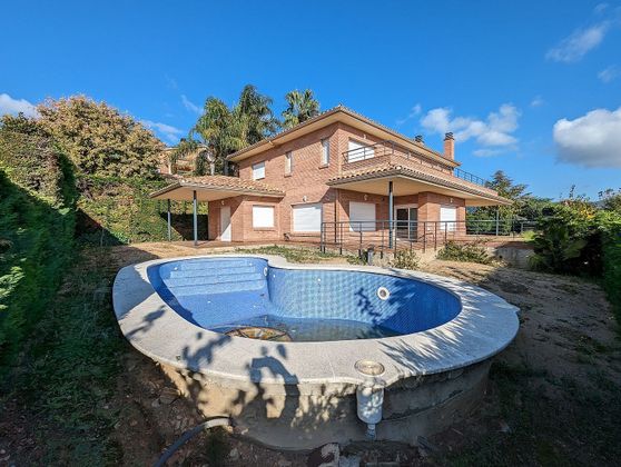 Foto 1 de Venta de chalet en Premià de Dalt de 6 habitaciones con terraza y piscina