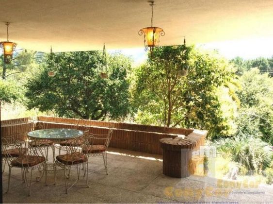 Foto 2 de Xalet en venda a Mombeltrán de 5 habitacions amb terrassa i garatge