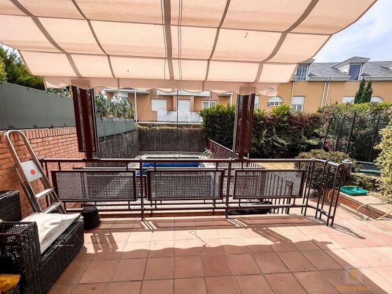 Foto 1 de Casa adossada en venda a Piovera - Conde Orgaz de 6 habitacions amb terrassa i piscina