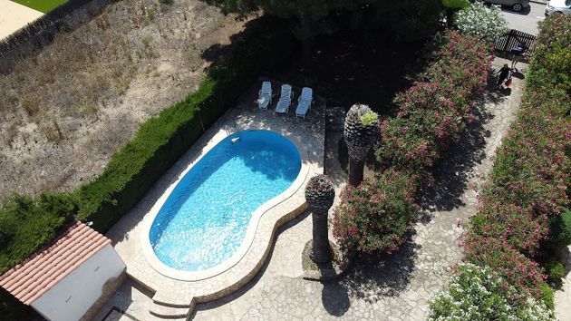 Foto 2 de Chalet en venta en calle Pinsa de 3 habitaciones con terraza y piscina