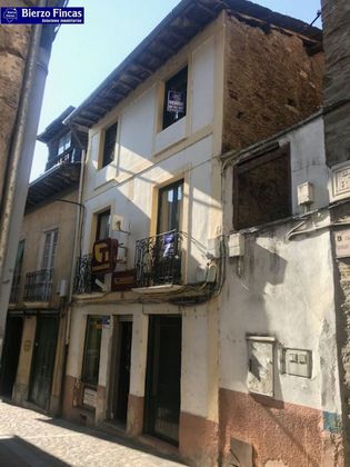 Foto 1 de Edifici en venda a Villafranca del Bierzo amb calefacció