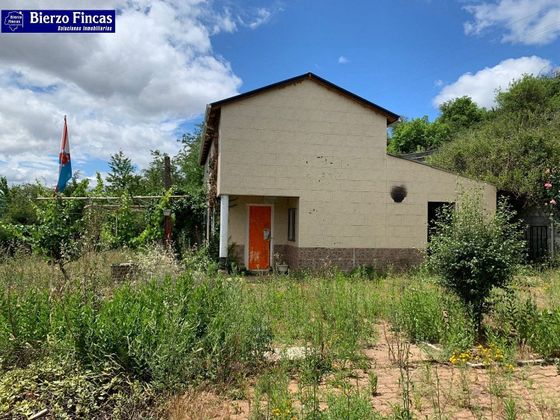Foto 2 de Casa rural en venta en Congosto de 3 habitaciones y 125 m²