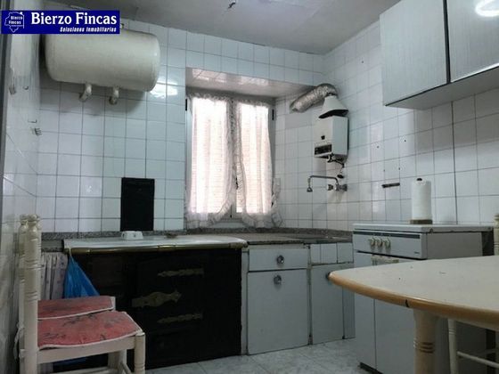 Foto 2 de Casa rural en venta en Congosto de 2 habitaciones con calefacción