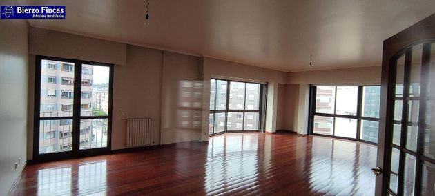 Foto 1 de Dúplex en venta en Centro - Ponferrada de 4 habitaciones con balcón y calefacción