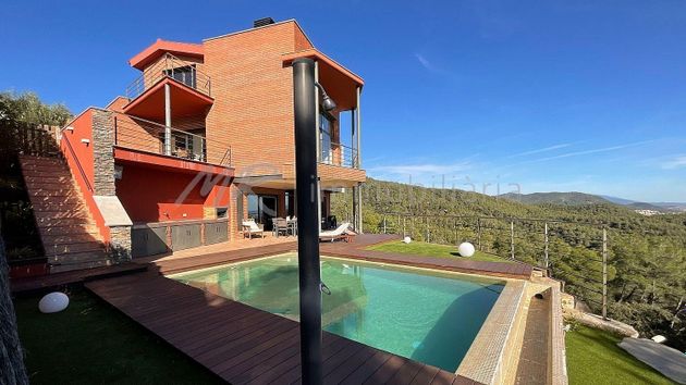Foto 1 de Xalet en venda a Matadepera de 4 habitacions amb terrassa i piscina