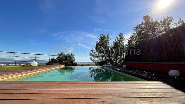 Foto 2 de Chalet en venta en Matadepera de 4 habitaciones con terraza y piscina