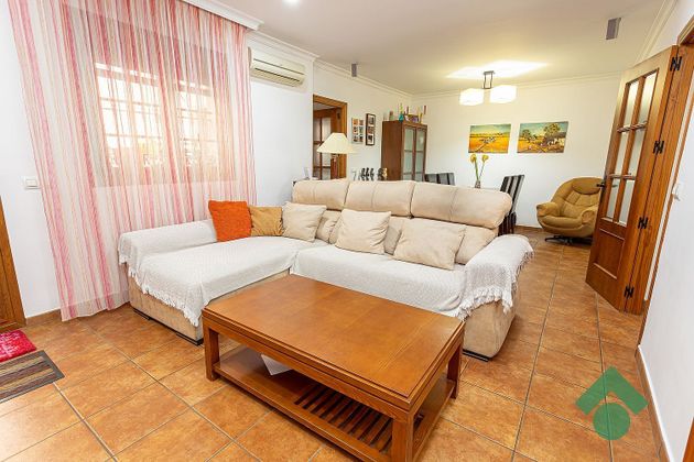Foto 1 de Casa en venta en Reconquista-San José Artesano-El Rosario de 4 habitaciones con terraza y aire acondicionado