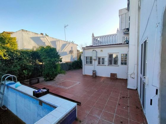 Foto 1 de Casa en venta en Ciudad Aljarafe de 5 habitaciones con piscina y balcón