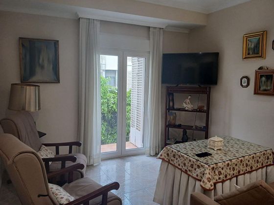 Foto 1 de Pis en venda a Triana Casco Antiguo de 1 habitació amb balcó i aire acondicionat