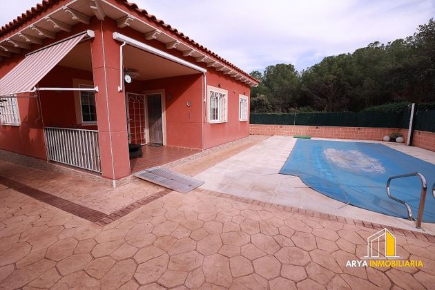 Foto 2 de Xalet en venda a Pioz de 3 habitacions amb piscina i garatge