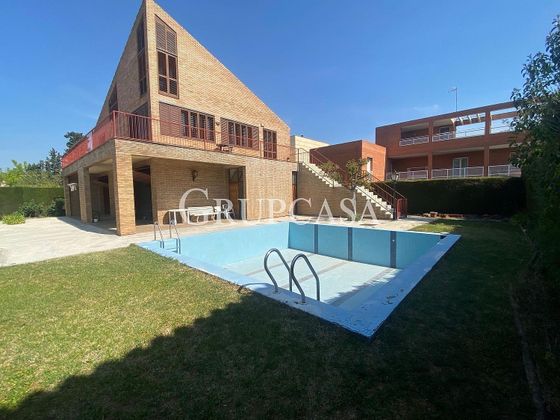 Foto 1 de Pis en venda a Joc de la Bola - Camps d'Esports - Ciutat Jardí - Montcada de 4 habitacions amb terrassa i piscina