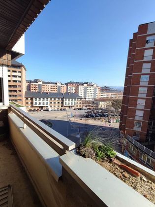 Foto 2 de Pis en venda a Centro - Ponferrada de 3 habitacions amb balcó i calefacció