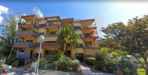 Foto 1 de Piso en venta en La Pineda de 2 habitaciones con terraza y garaje