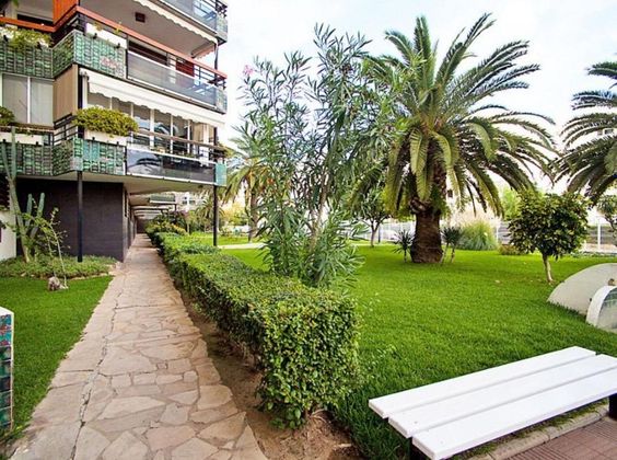 Foto 2 de Estudi en venda a calle De Rodríguez Pomatta amb terrassa i jardí