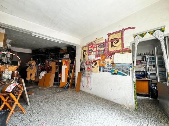 Foto 2 de Local en venta en Elda con garaje