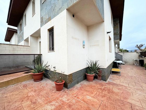 Foto 1 de Casa en venta en Elda de 3 habitaciones con terraza y piscina