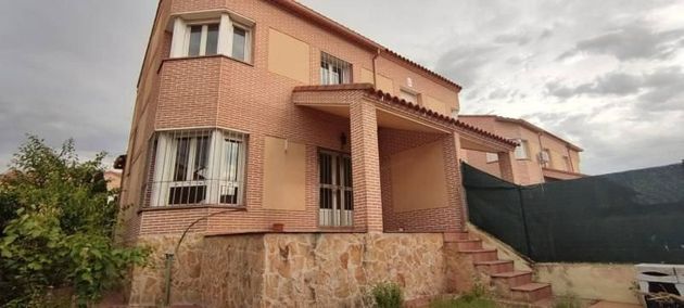 Foto 1 de Casa en venda a Villaluenga de la Sagra de 3 habitacions amb garatge i jardí