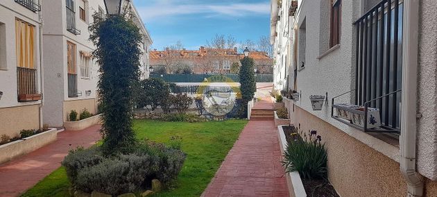 Foto 2 de Pis en venda a Sevilla la Nueva de 2 habitacions amb terrassa i piscina