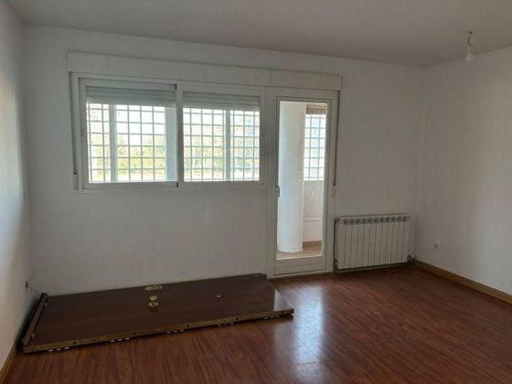 Foto 2 de Piso en venta en Portazgo de 2 habitaciones con terraza y calefacción