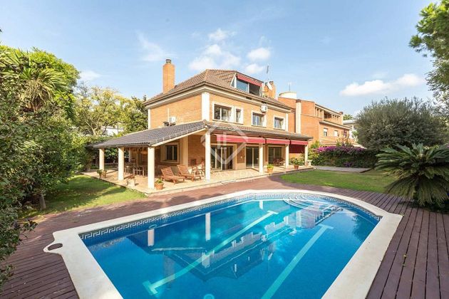 Foto 1 de Casa en venda a Ciutat Diagonal - La Miranda - La Mallola de 5 habitacions amb terrassa i piscina