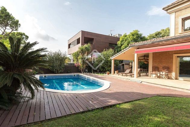 Foto 2 de Casa en venda a Ciutat Diagonal - La Miranda - La Mallola de 5 habitacions amb terrassa i piscina