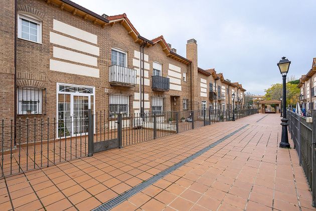 Foto 1 de Casa adossada en venda a Centro Bº Doscientas de 4 habitacions amb terrassa i garatge