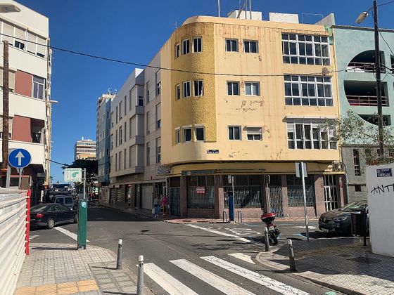 Foto 1 de Casa adosada en venta en Arenales - Lugo - Avenida Marítima de 10 habitaciones con terraza