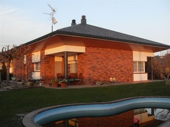 Foto 2 de Casa en venda a Breda de 5 habitacions amb terrassa i piscina