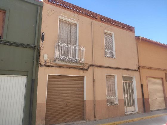 Foto 1 de Venta de chalet en Almansa de 5 habitaciones con terraza y balcón