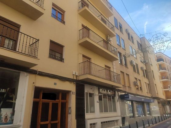Foto 1 de Venta de piso en Almansa de 3 habitaciones con balcón y calefacción