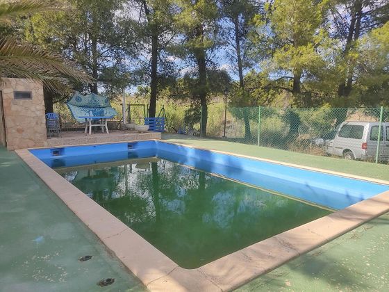 Foto 2 de Venta de chalet en Almansa de 4 habitaciones con piscina y calefacción