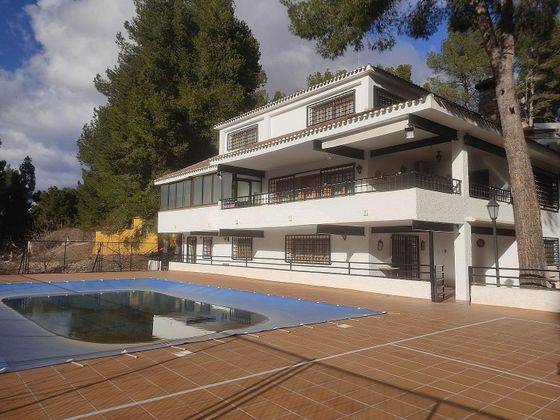 Foto 1 de Casa en venda a Almansa de 5 habitacions amb terrassa i piscina