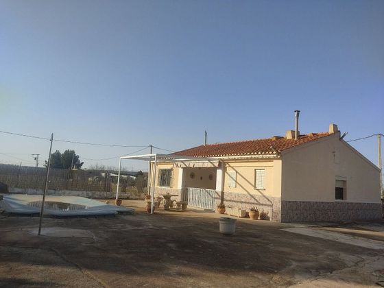 Foto 1 de Venta de casa rural en Almansa de 3 habitaciones con piscina y garaje