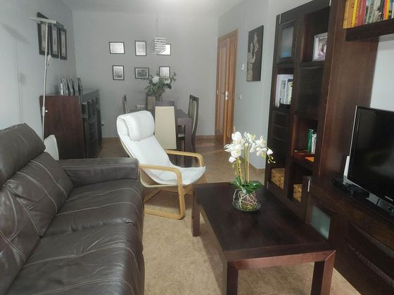 Foto 2 de Venta de piso en Almansa de 3 habitaciones con garaje y aire acondicionado
