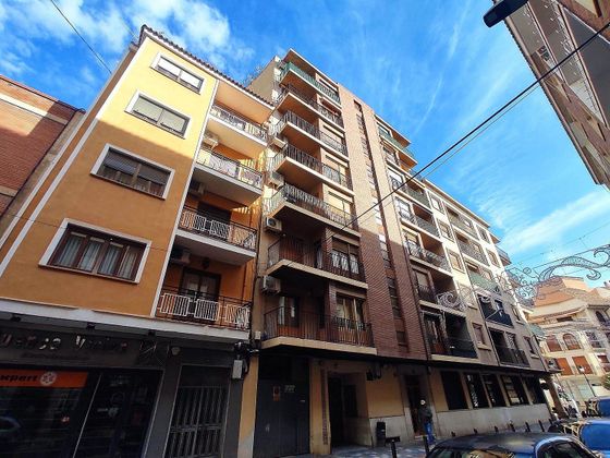 Foto 1 de Alquiler de piso en Almansa de 3 habitaciones con garaje y balcón