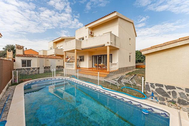 Foto 1 de Xalet en venda a Moncada de 4 habitacions amb terrassa i piscina