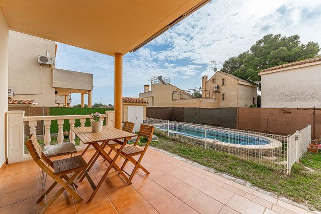 Foto 2 de Venta de chalet en Moncada de 4 habitaciones con terraza y piscina