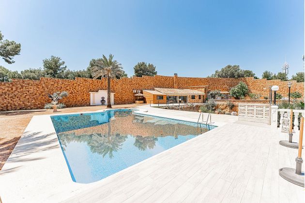 Foto 1 de Venta de chalet en Los Monasterios-Alfinach de 1 habitación con terraza y piscina