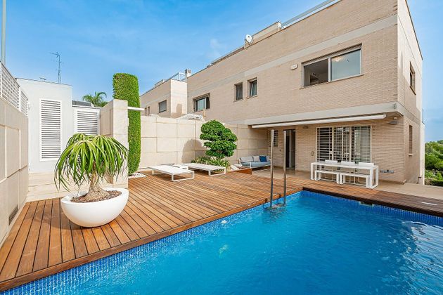 Foto 2 de Casa en venda a Casas Verdes - Ermita de 4 habitacions amb terrassa i piscina