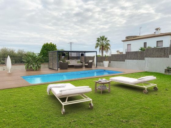 Foto 2 de Casa en venda a Llers de 5 habitacions amb piscina i jardí