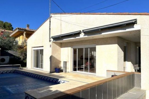 Foto 2 de Casa en venta en Sant Miquel de Fluvià de 4 habitaciones con terraza y piscina