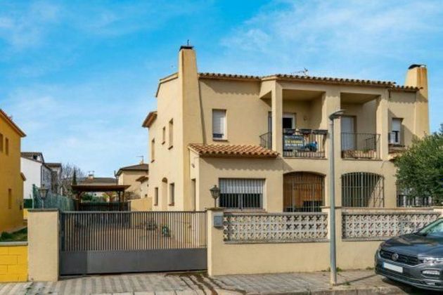 Foto 1 de Casa en venda a Avinyonet de Puigventós de 5 habitacions amb terrassa i piscina
