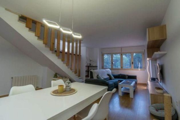 Foto 2 de Dúplex en venta en Parc Bosc - Castell de 3 habitaciones con terraza y garaje