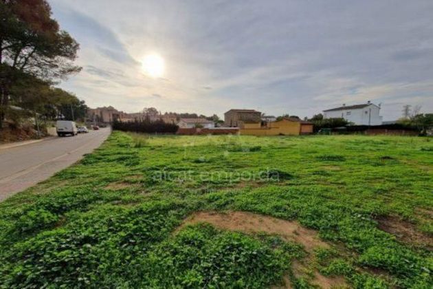 Foto 2 de Venta de terreno en Garriguella de 1603 m²